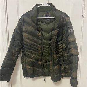 Abercrombie camo puffer jacket